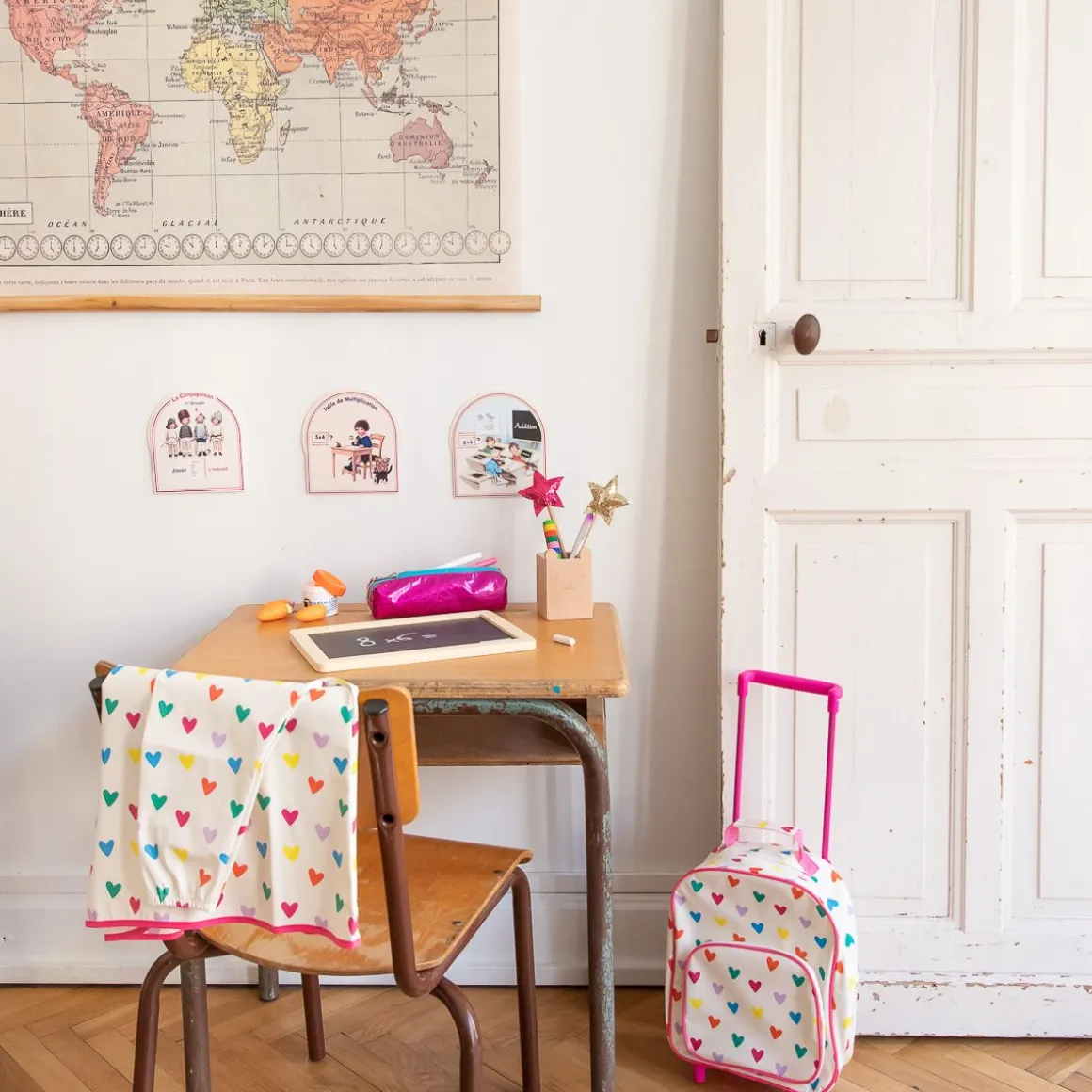 Bavoir tablier manches longues multicœurs 3-5 ans