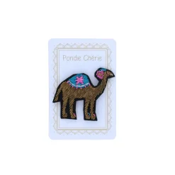 Broche brodée dromadaire