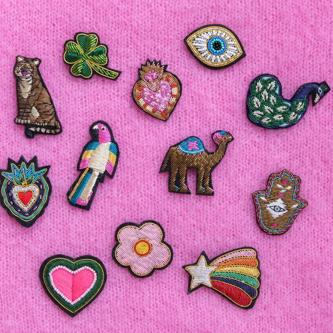 Broche brodée dromadaire