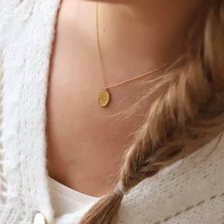 Collier médaillon gravé initiale - Lettre de A à Z