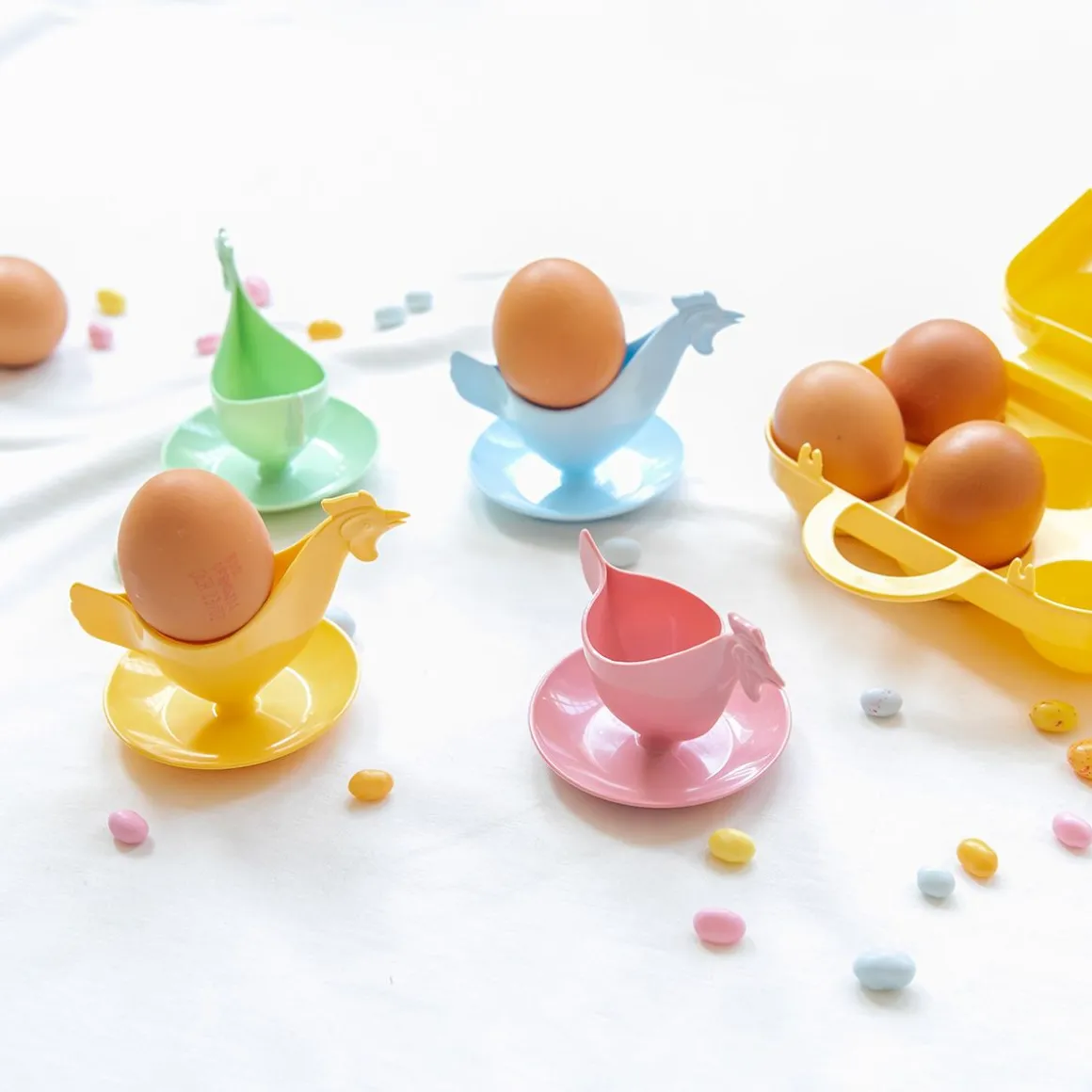 Coquetier poule en plastique jaune