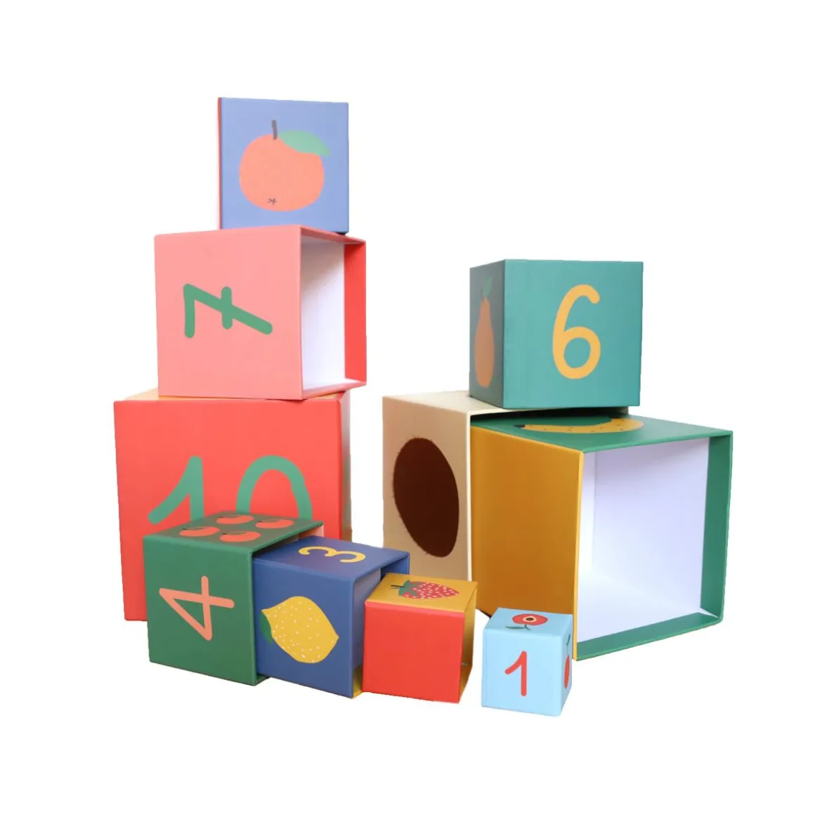 Cubes gigognes en carton à empiler
