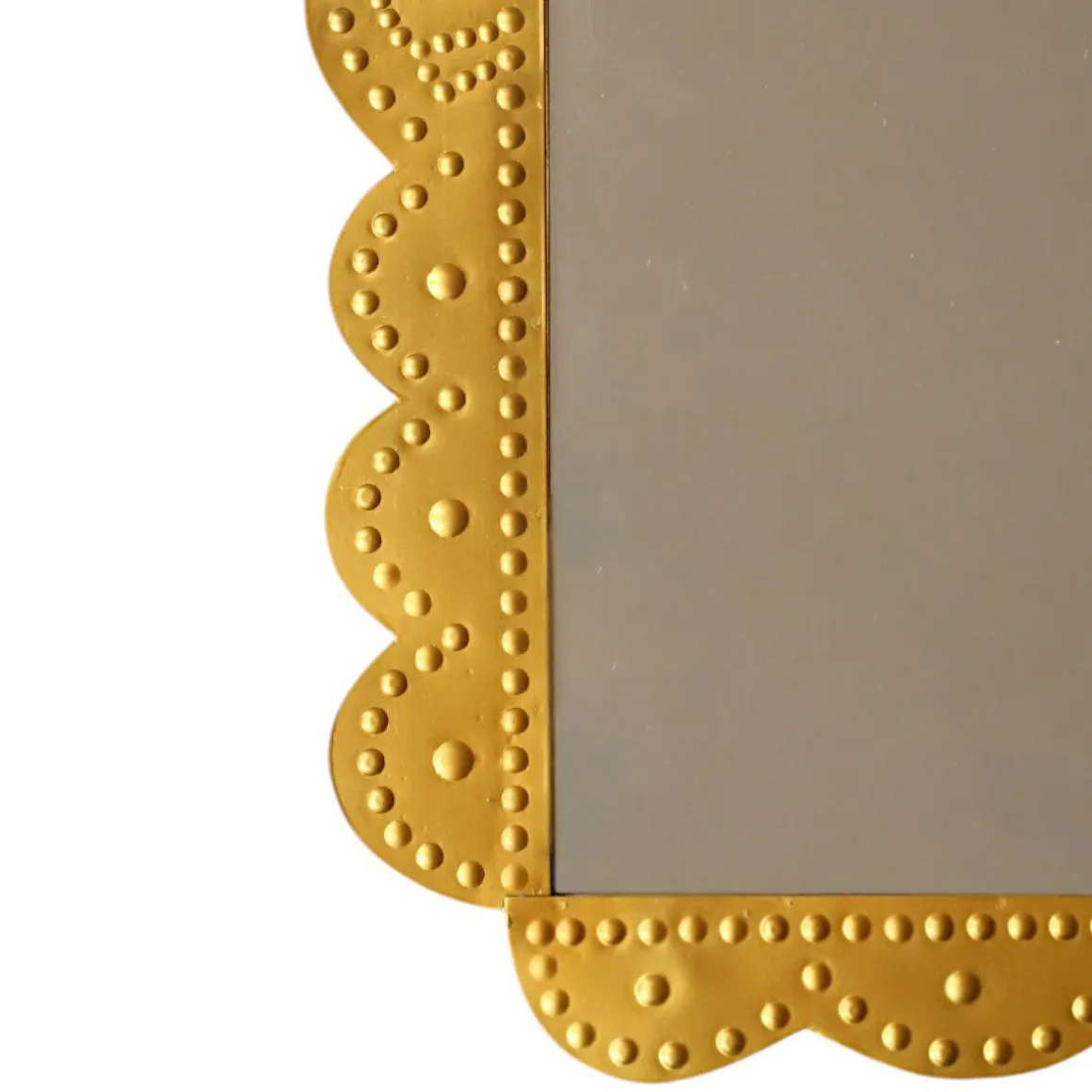 Miroir indien doré martelé