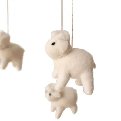Mobile bébé moutons écru