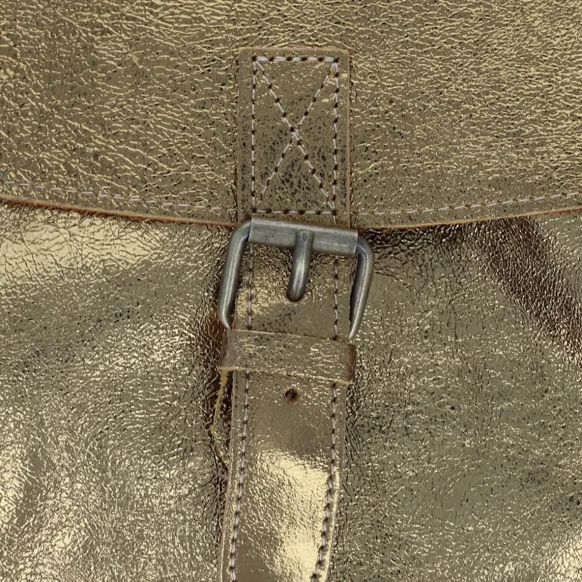 Sacoche cuir une boucle cuivre doré