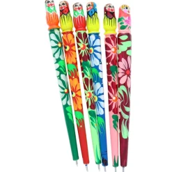Stylo matriochka en bois peint